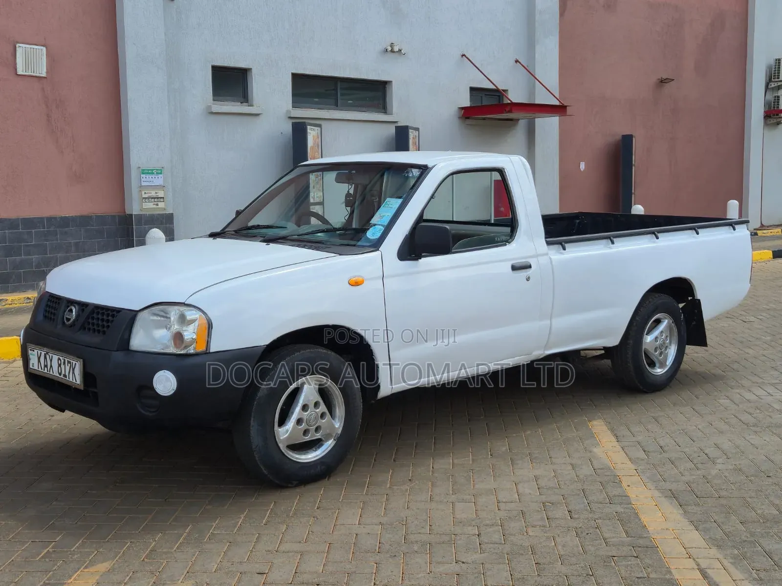 Nissan NP300 2006 White