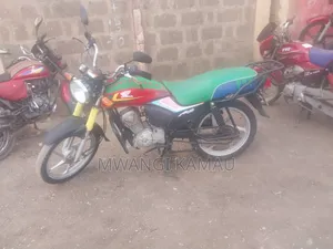 Honda CB 2025 Red
