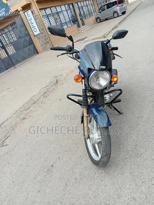 TVS HLX 125 2024 Gold