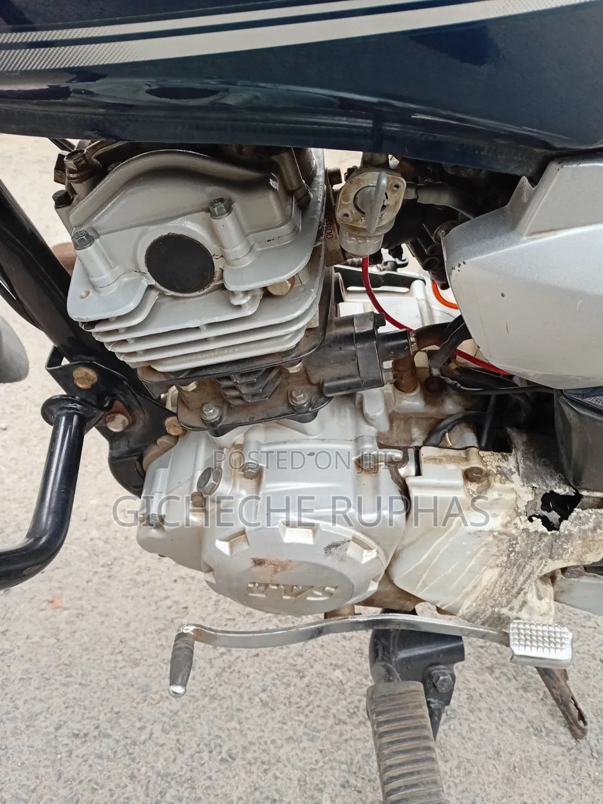 TVS HLX 125 2024 Gold