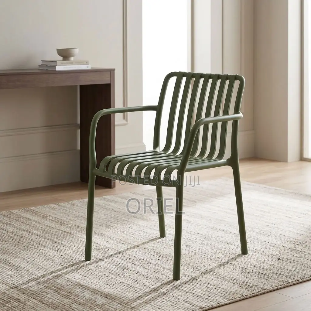 Plastic Chair : Stackable Outdoor Plastic Seat