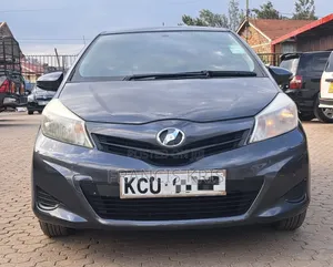 Toyota Vitz 2014 Gray