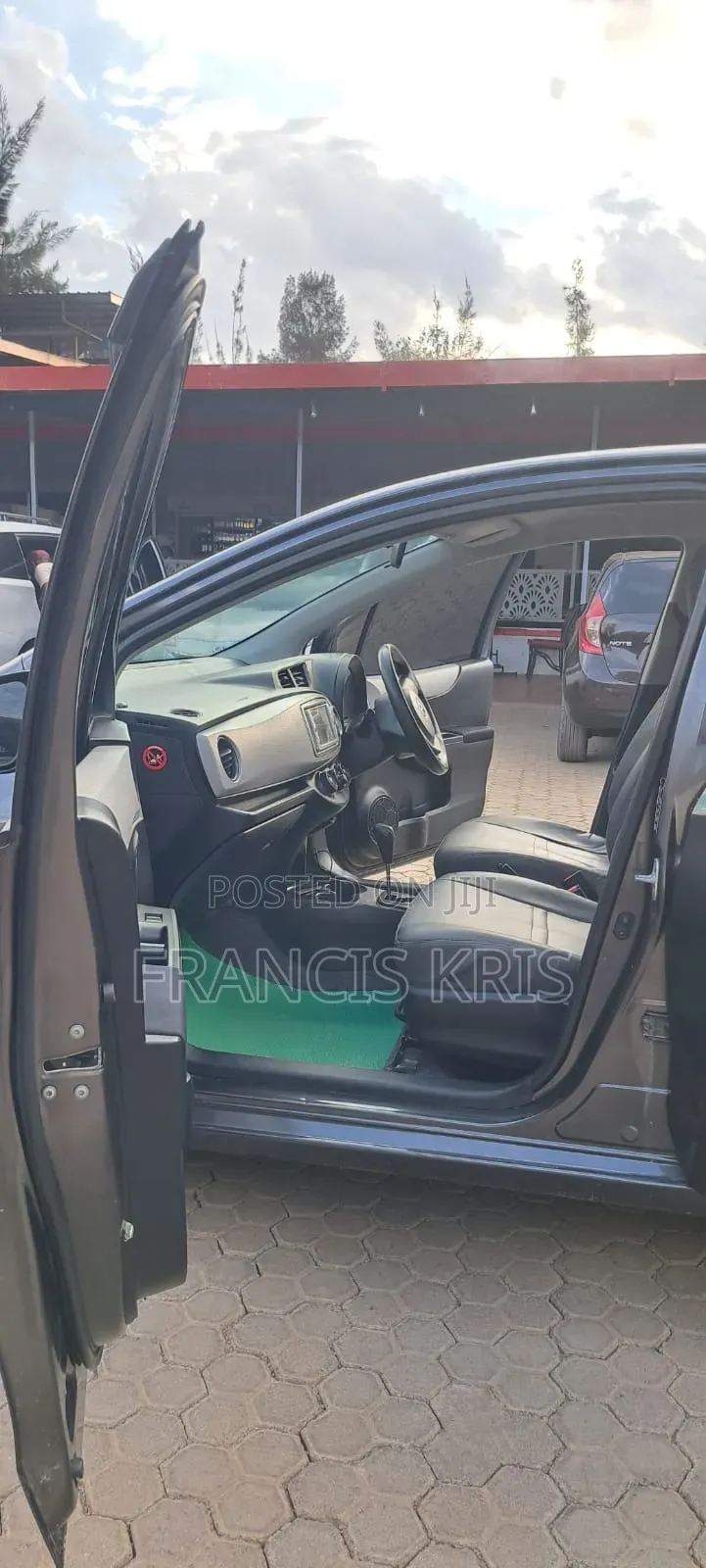 Toyota Vitz 2014 Gray