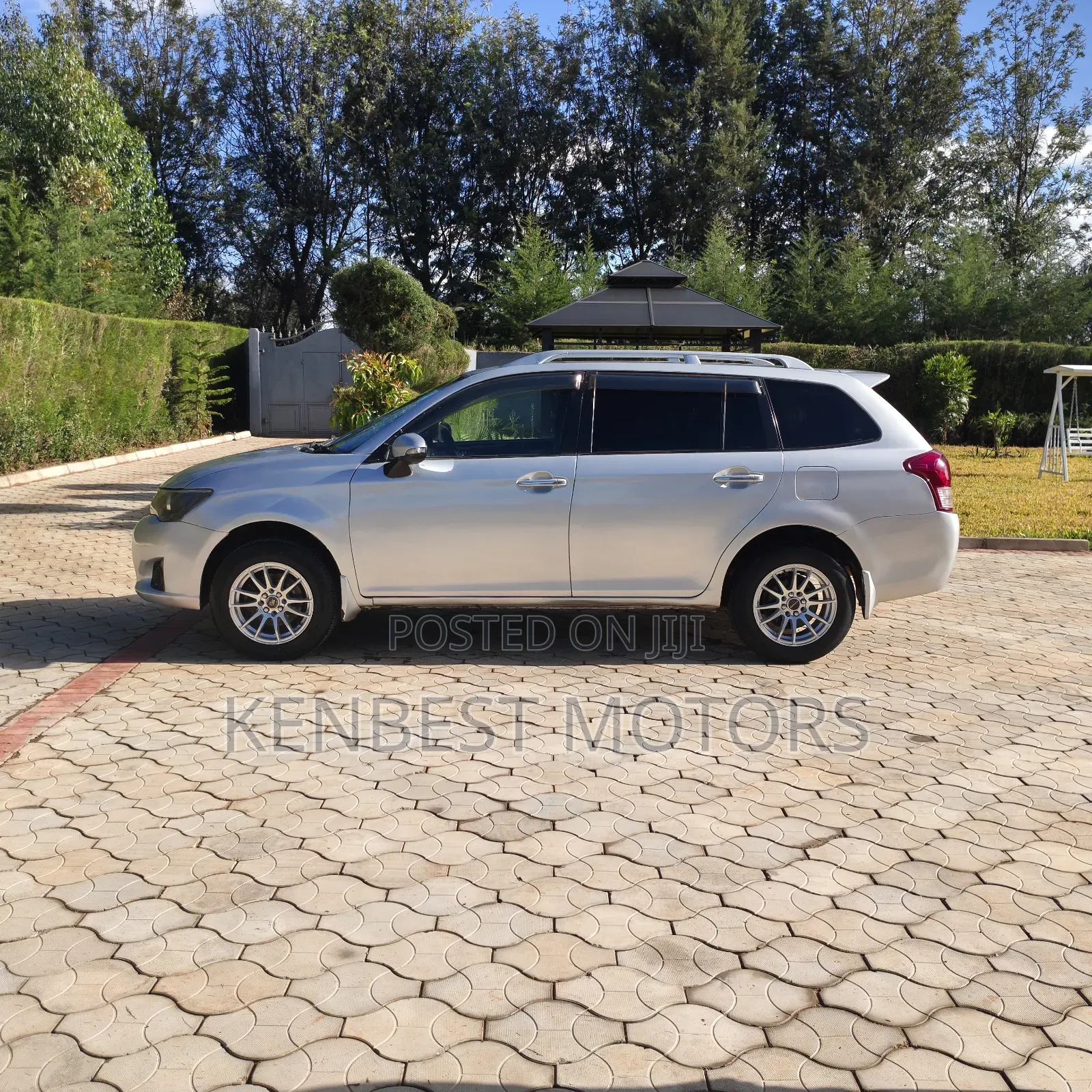 Toyota Corolla Fielder 2013 Silver