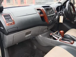 Toyota Hilux 2006 Silver