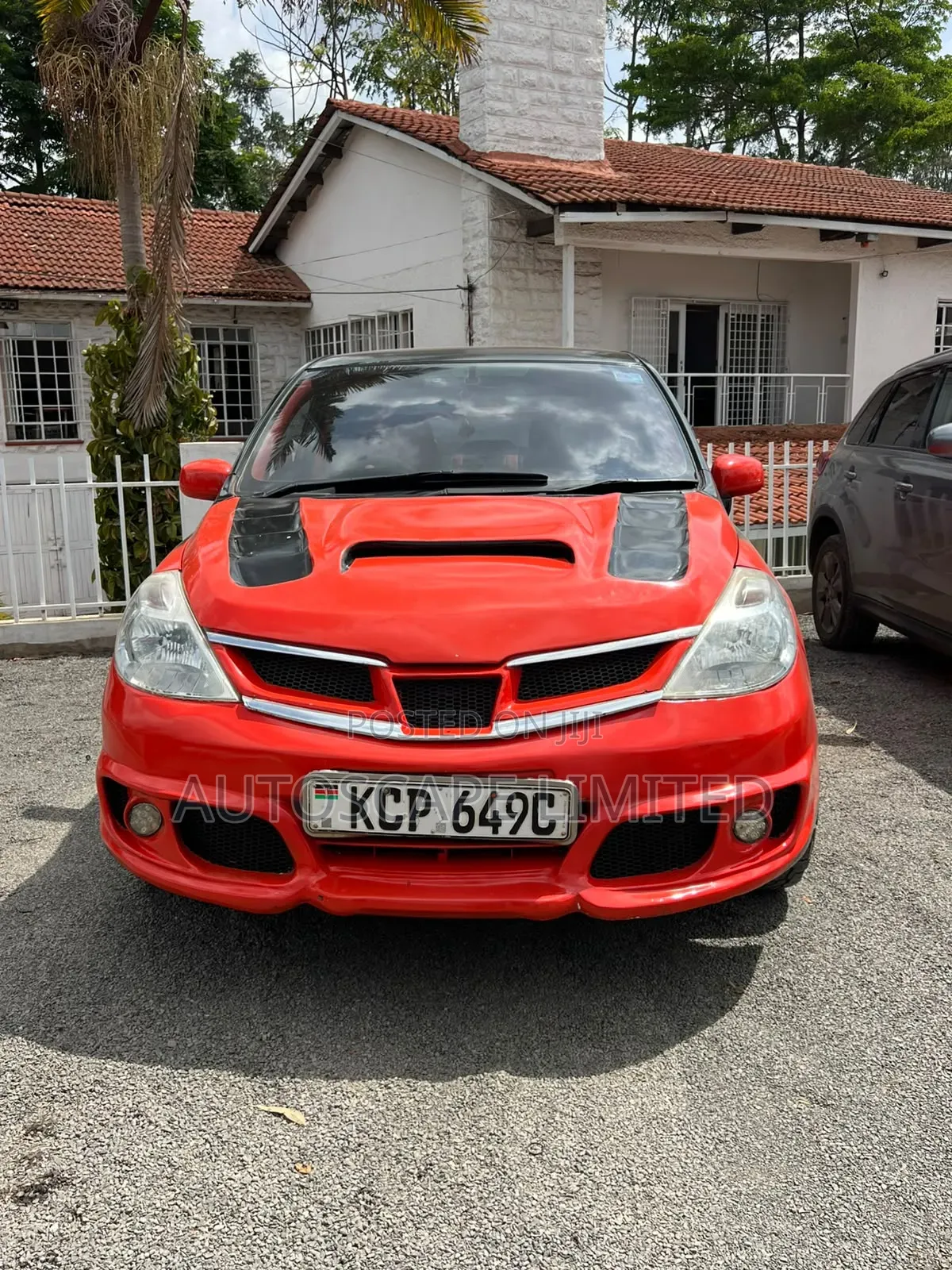 Nissan Tiida 2010 Orange