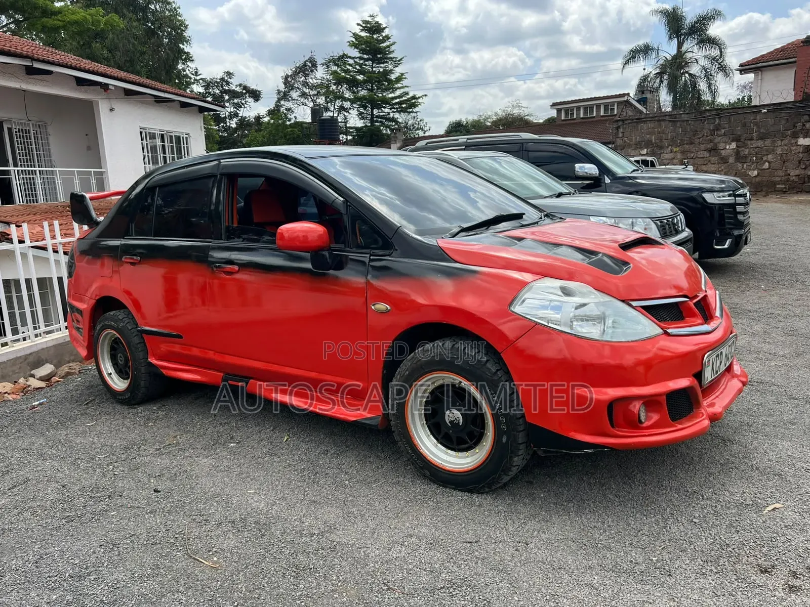 Nissan Tiida 2010 Orange