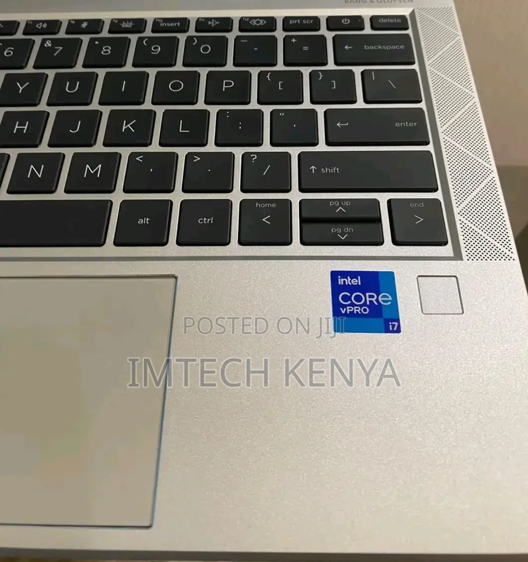 Laptop HP EliteBook 830 G8 8GB Intel Core i7 SSD 256GB