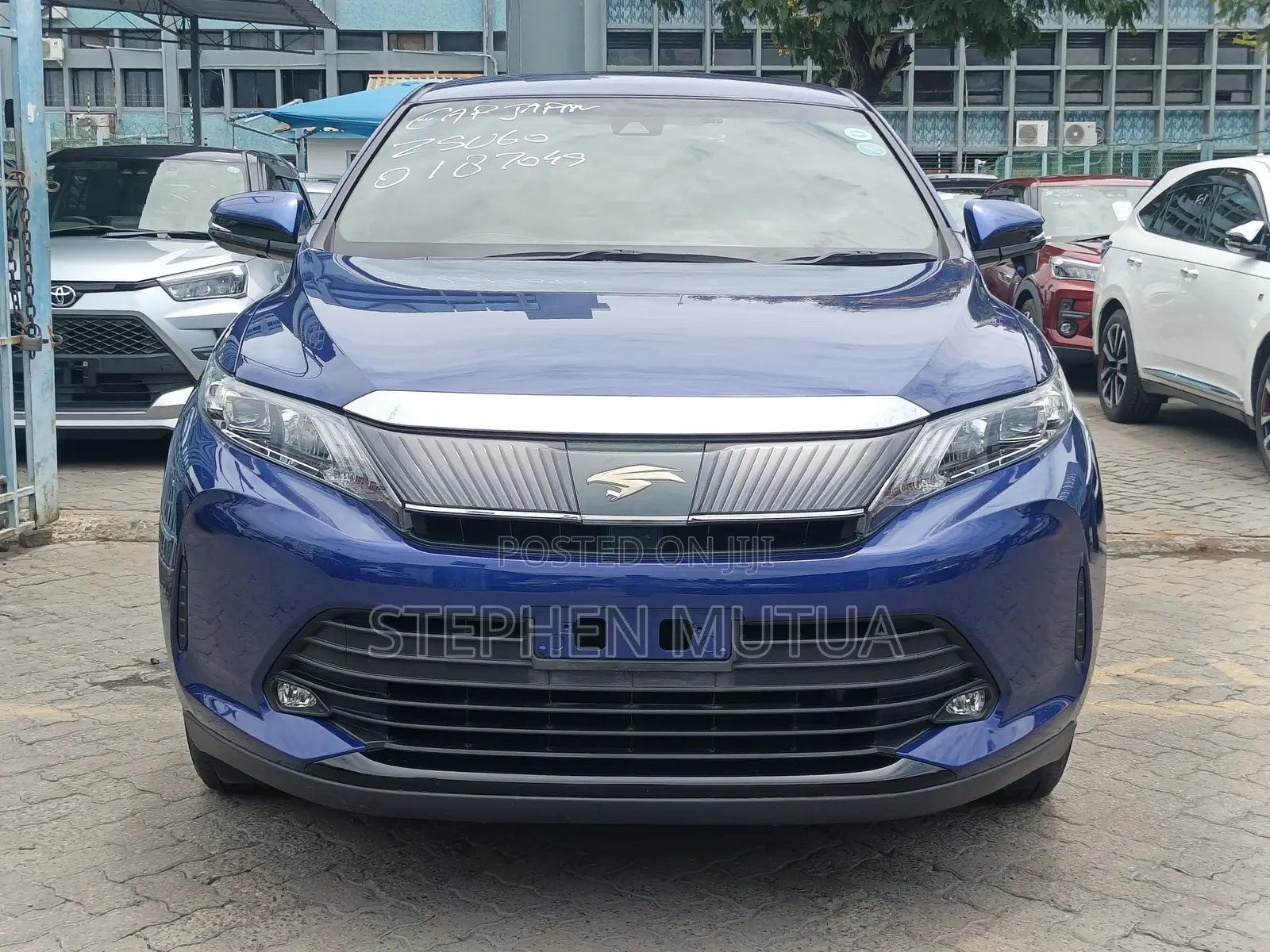 Toyota Harrier 2.0 2019 Blue