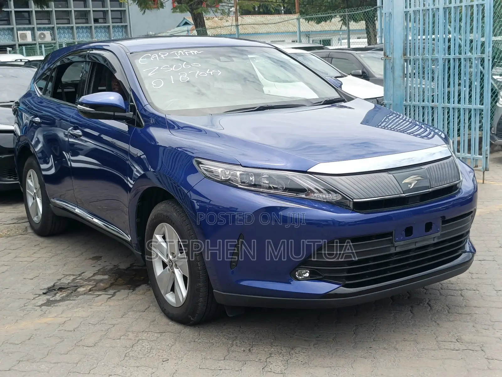 Toyota Harrier 2.0 2019 Blue