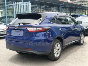Toyota Harrier 2.0 2019 Blue