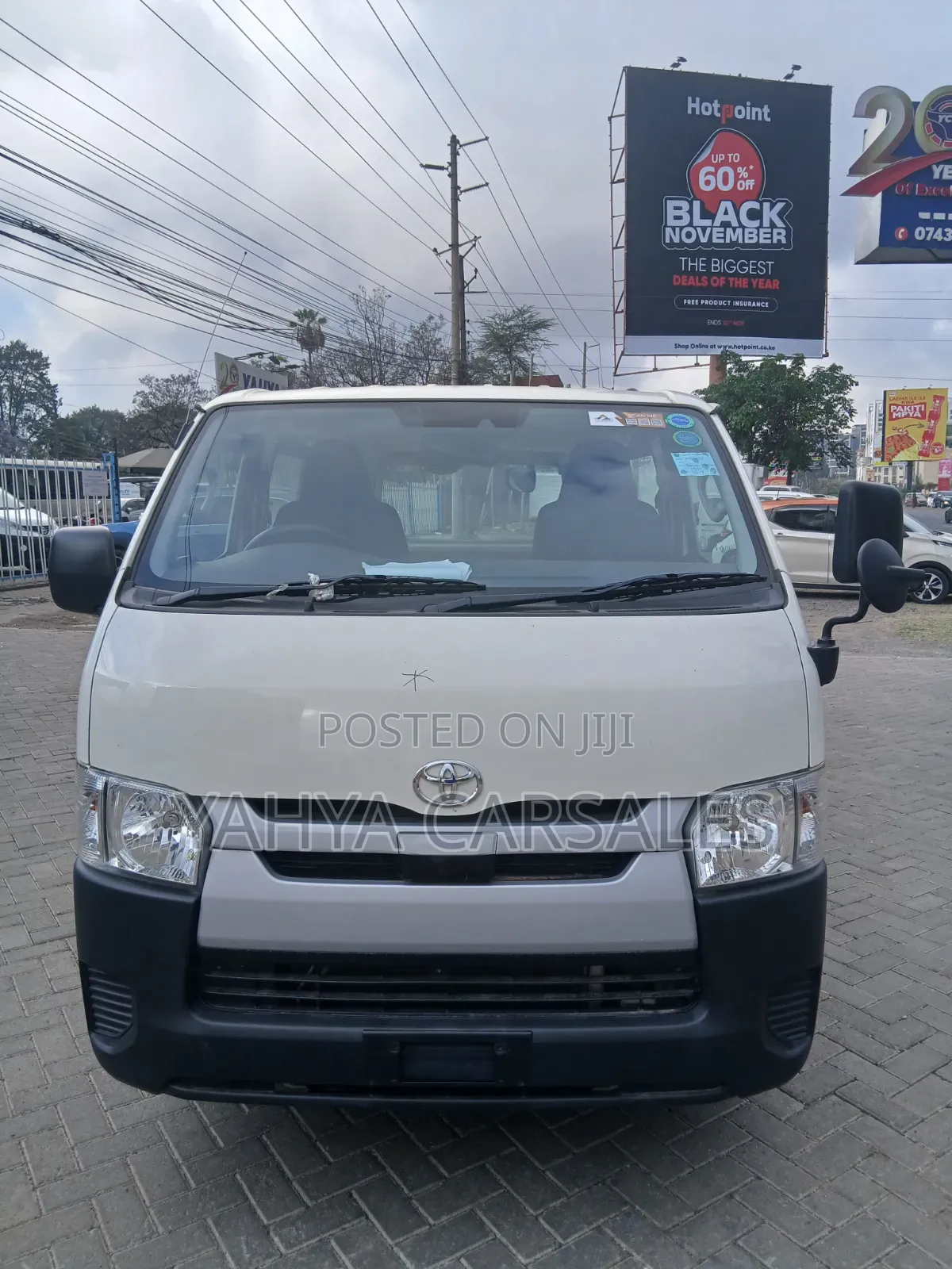 Toyota HiAce 2019 White