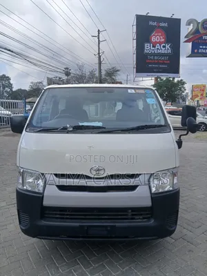 Toyota HiAce 2019 White