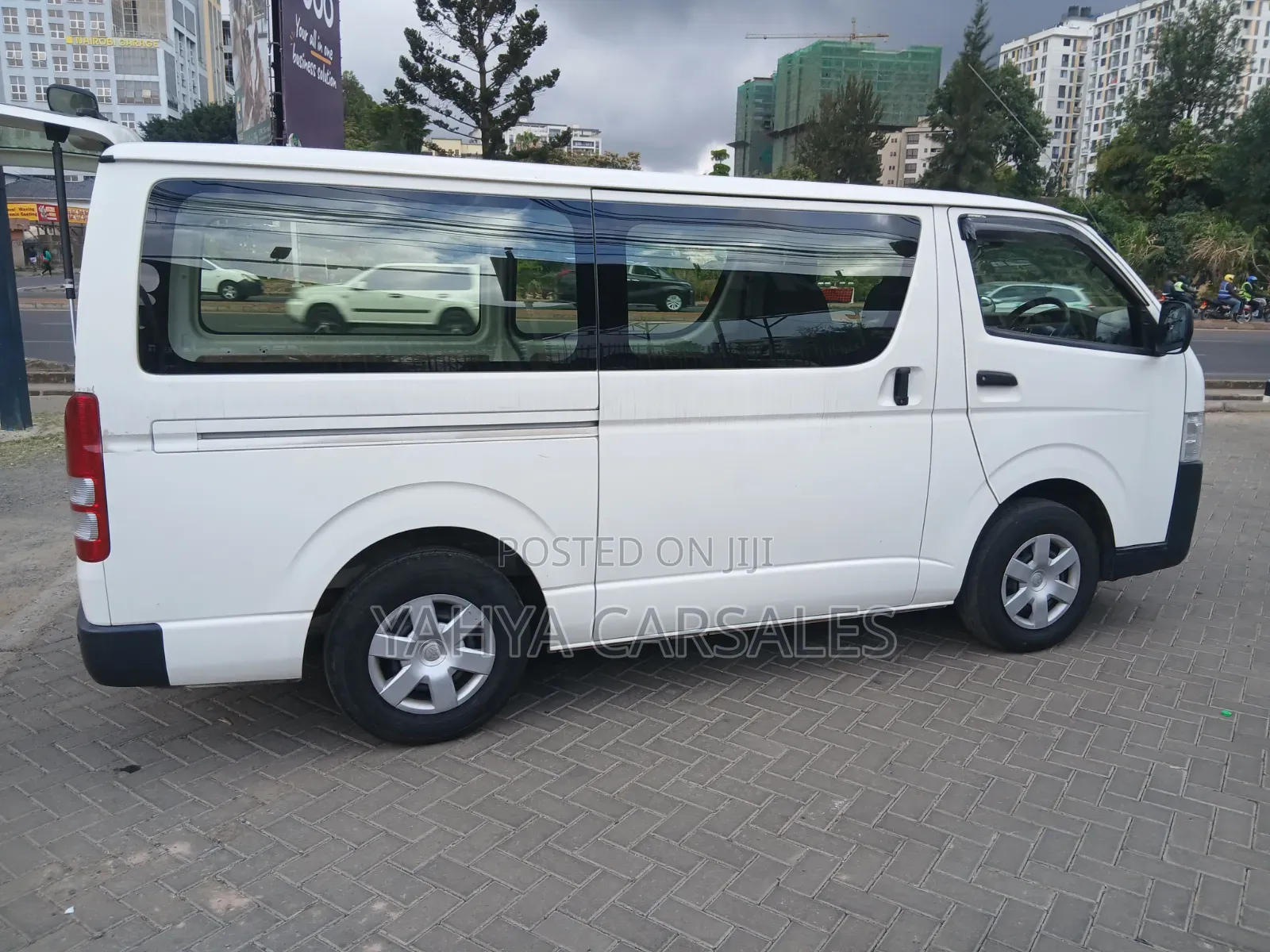 Toyota HiAce 2019 White