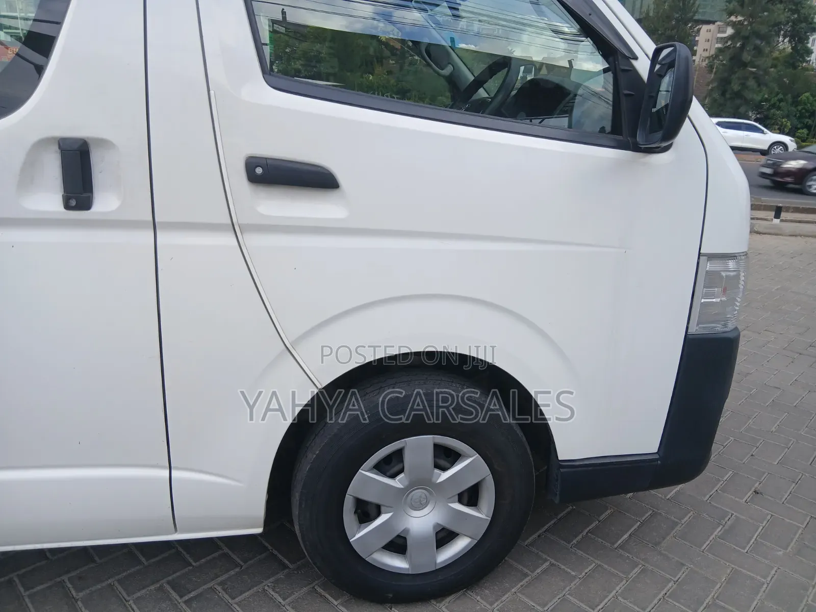Toyota HiAce 2019 White