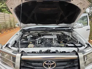 Toyota Hilux 2013 White