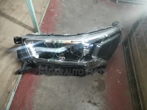 Toyota Revo Hillux 2015 Headlight
