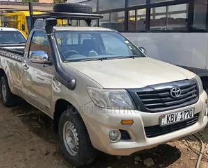 Toyota Hilux 2012 Beige