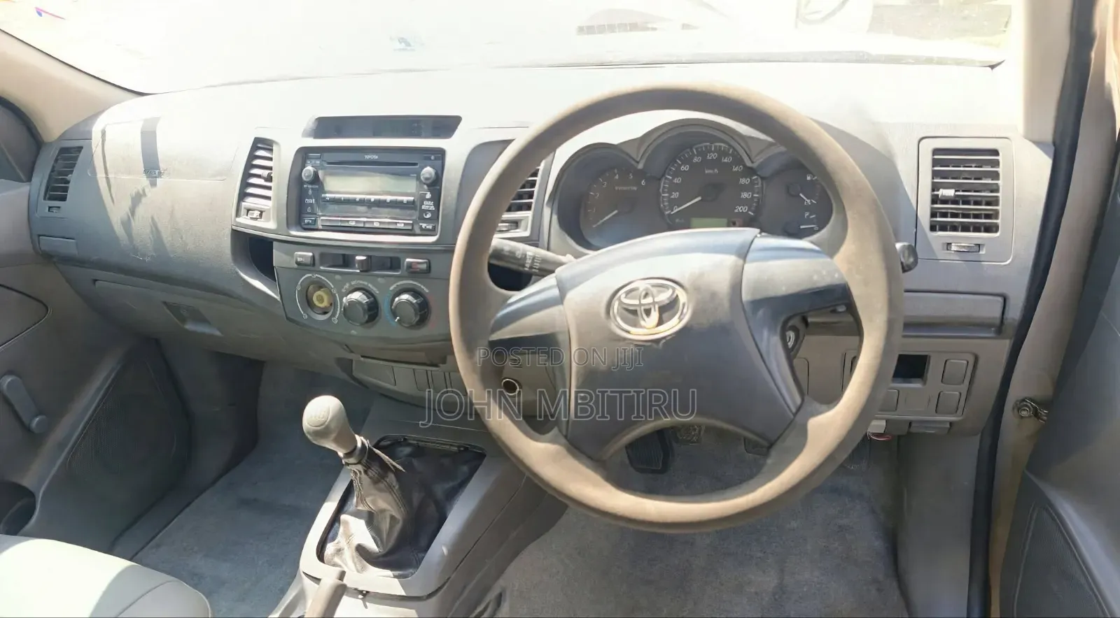 Toyota Hilux 2012 Beige