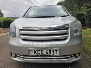 Toyota Noah 2009 Silver