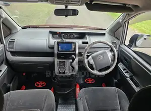 Toyota Noah 2009 Silver