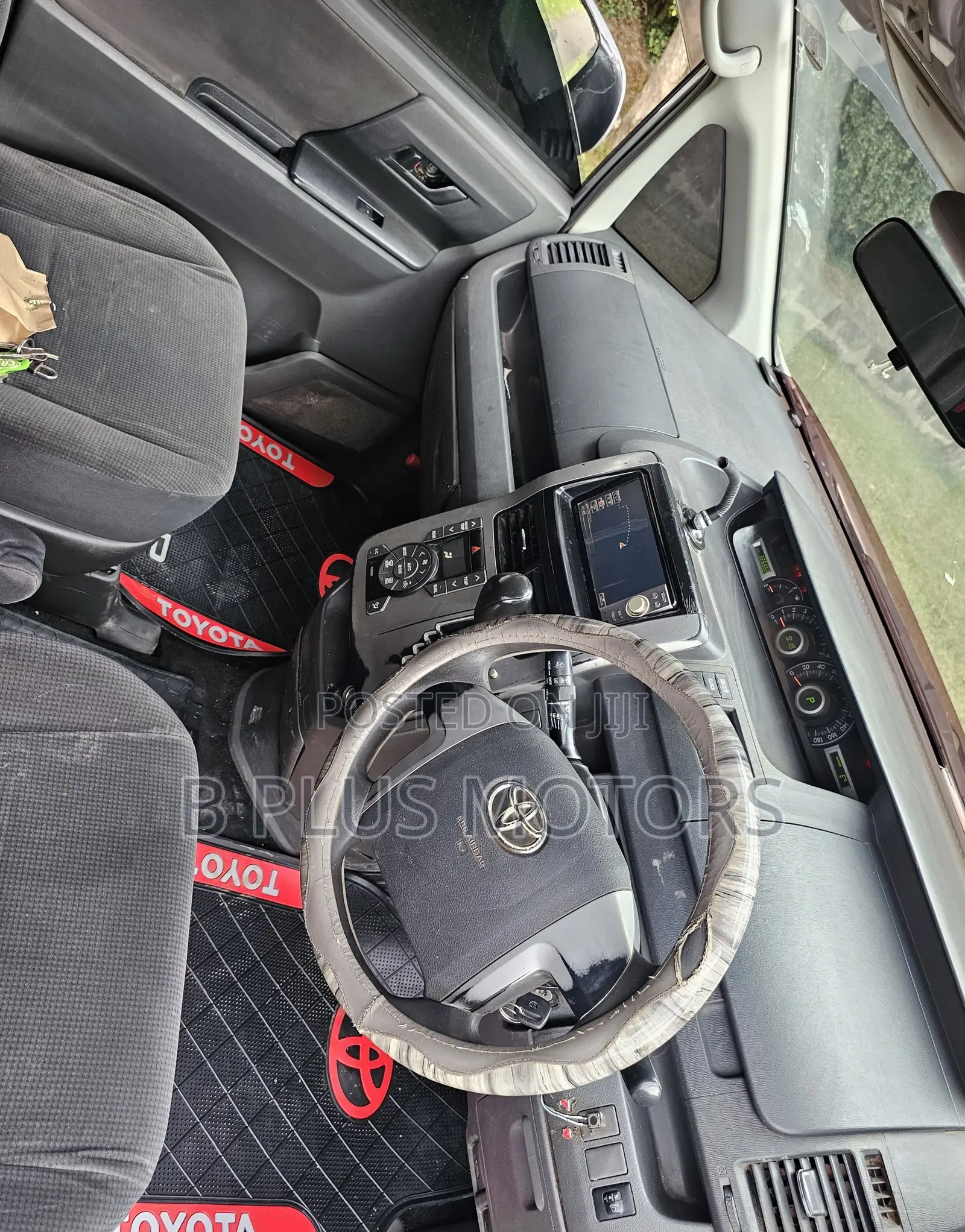 Toyota Noah 2009 Silver