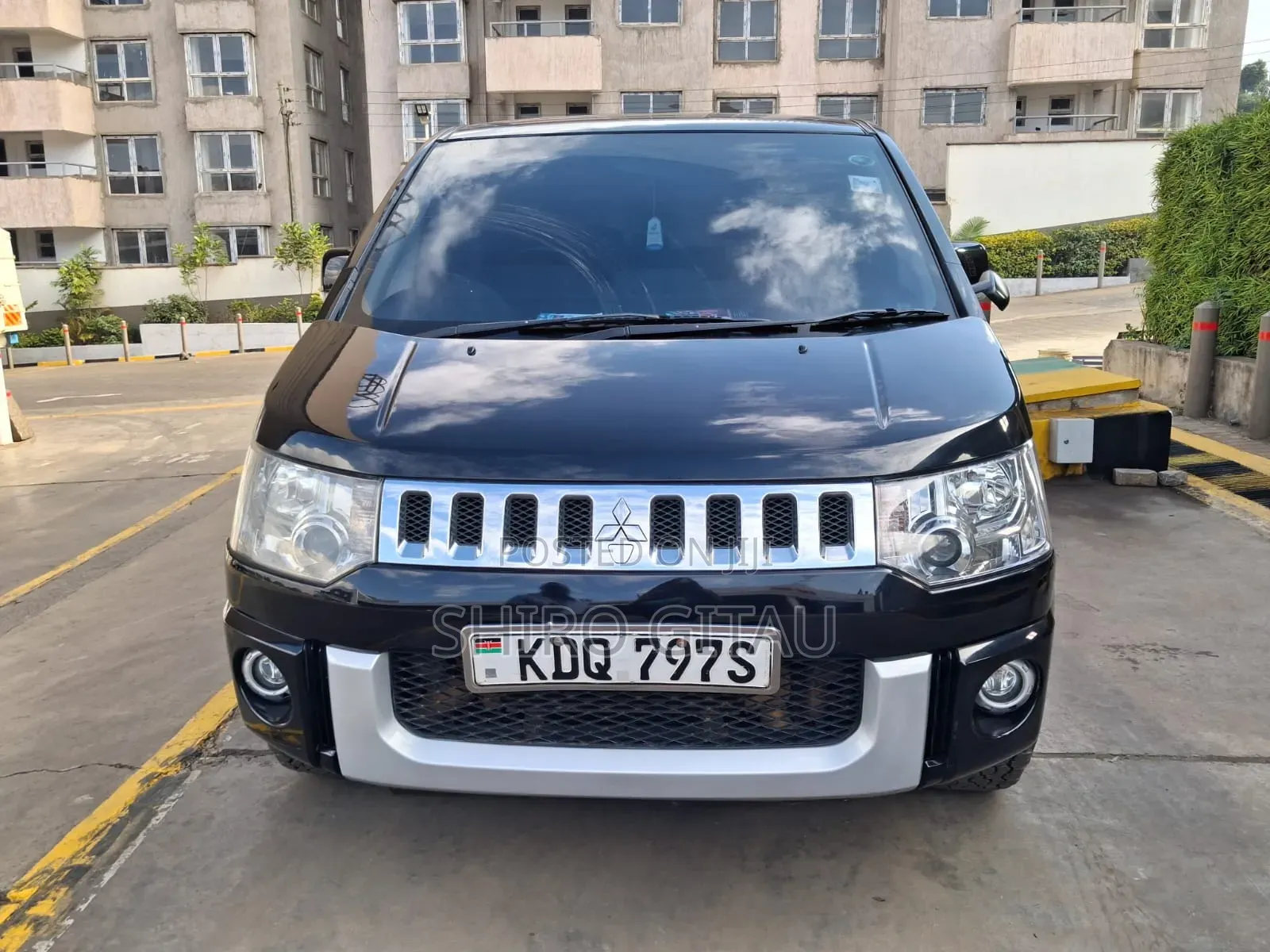 Mitsubishi Delica 2017 Black