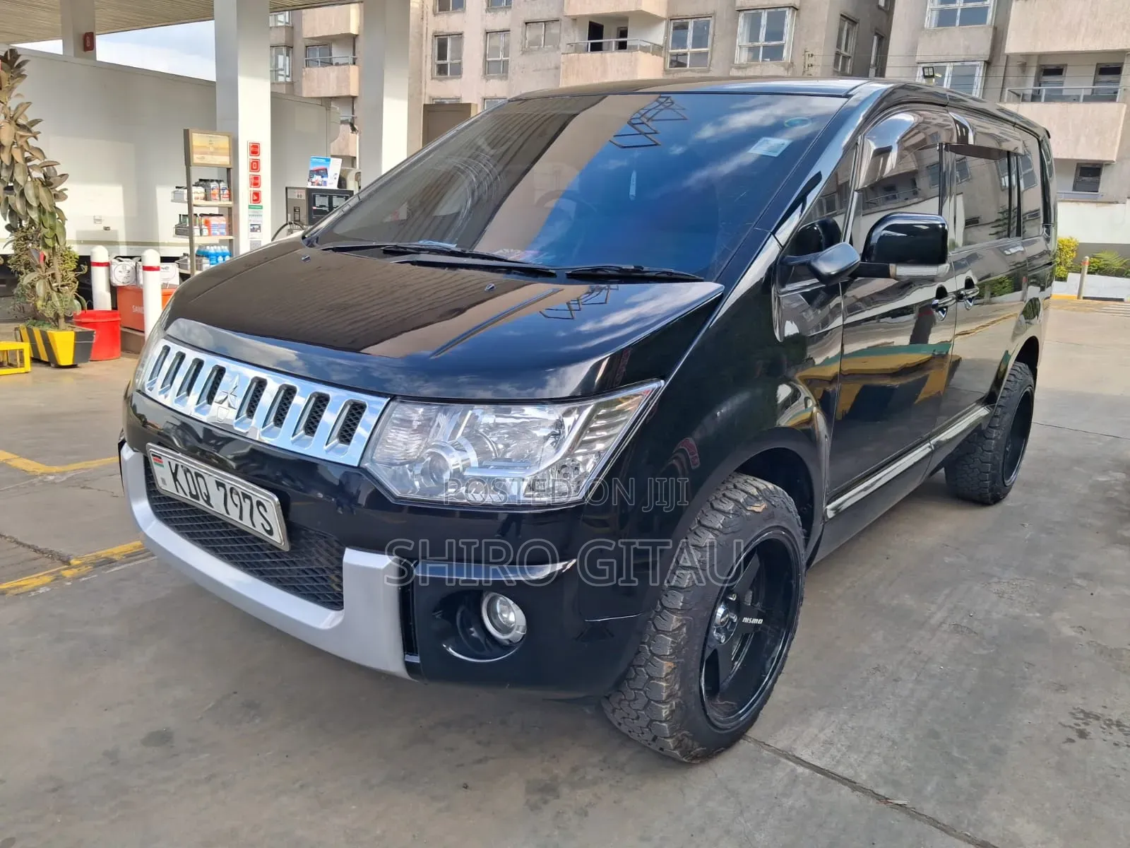 Mitsubishi Delica 2017 Black