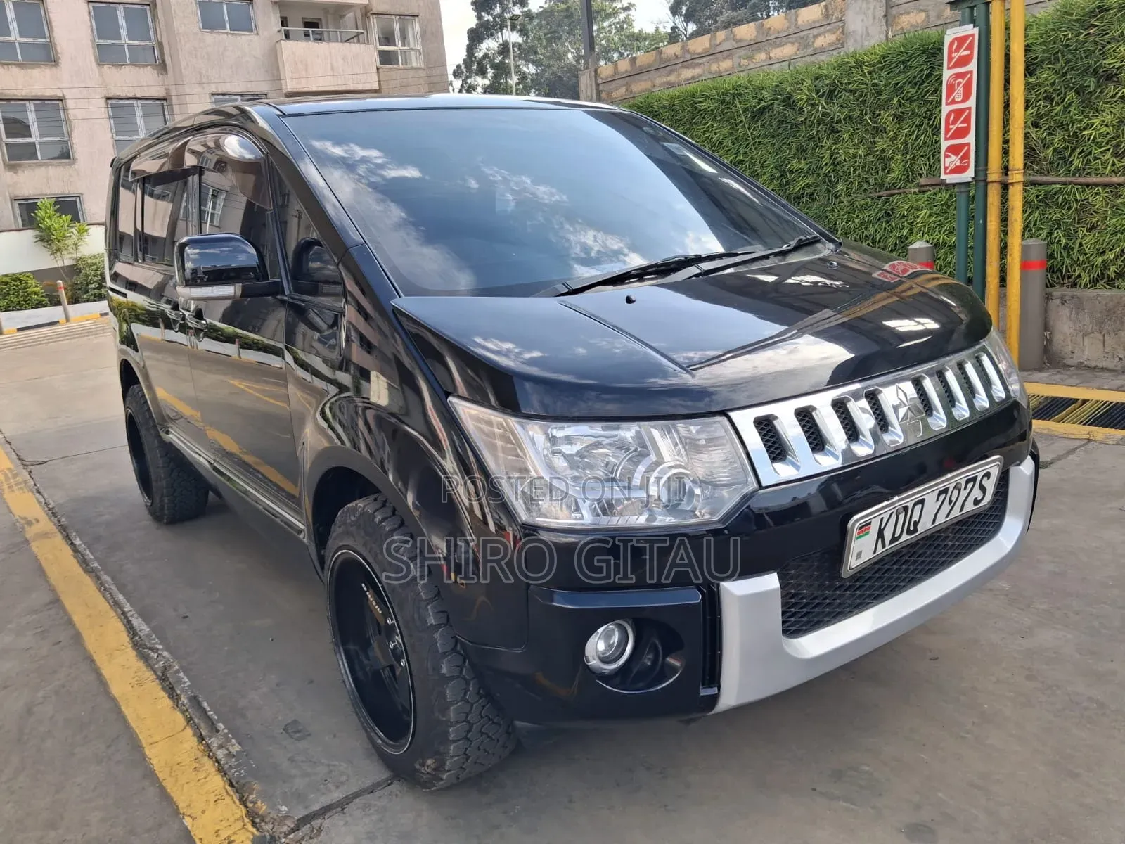 Mitsubishi Delica 2017 Black