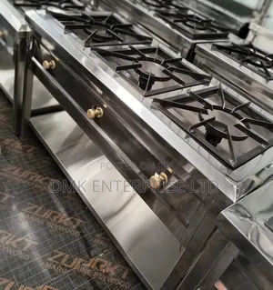 Stainless Steel Gas Cooker With a Multi-Burner Layout