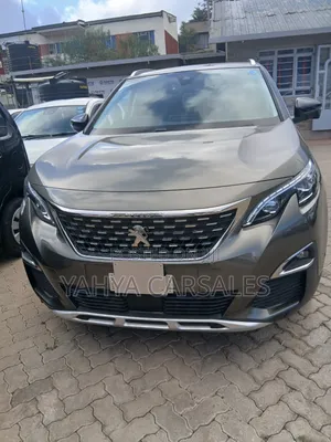 Peugeot 5008 2019 Green