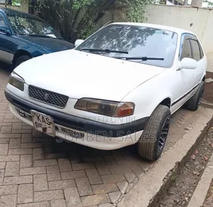 Toyota Corolla Sedan 1999 White