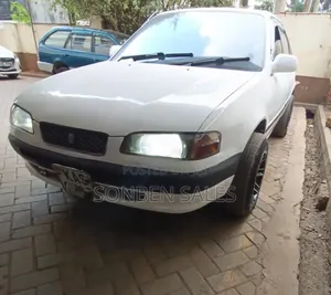 Toyota Corolla Sedan 1999 White