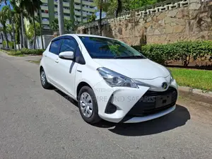 Toyota Vitz 1.5 FWD Hybrid 5dr 2019 White