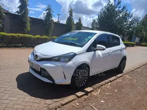 Toyota Vitz 2015 White