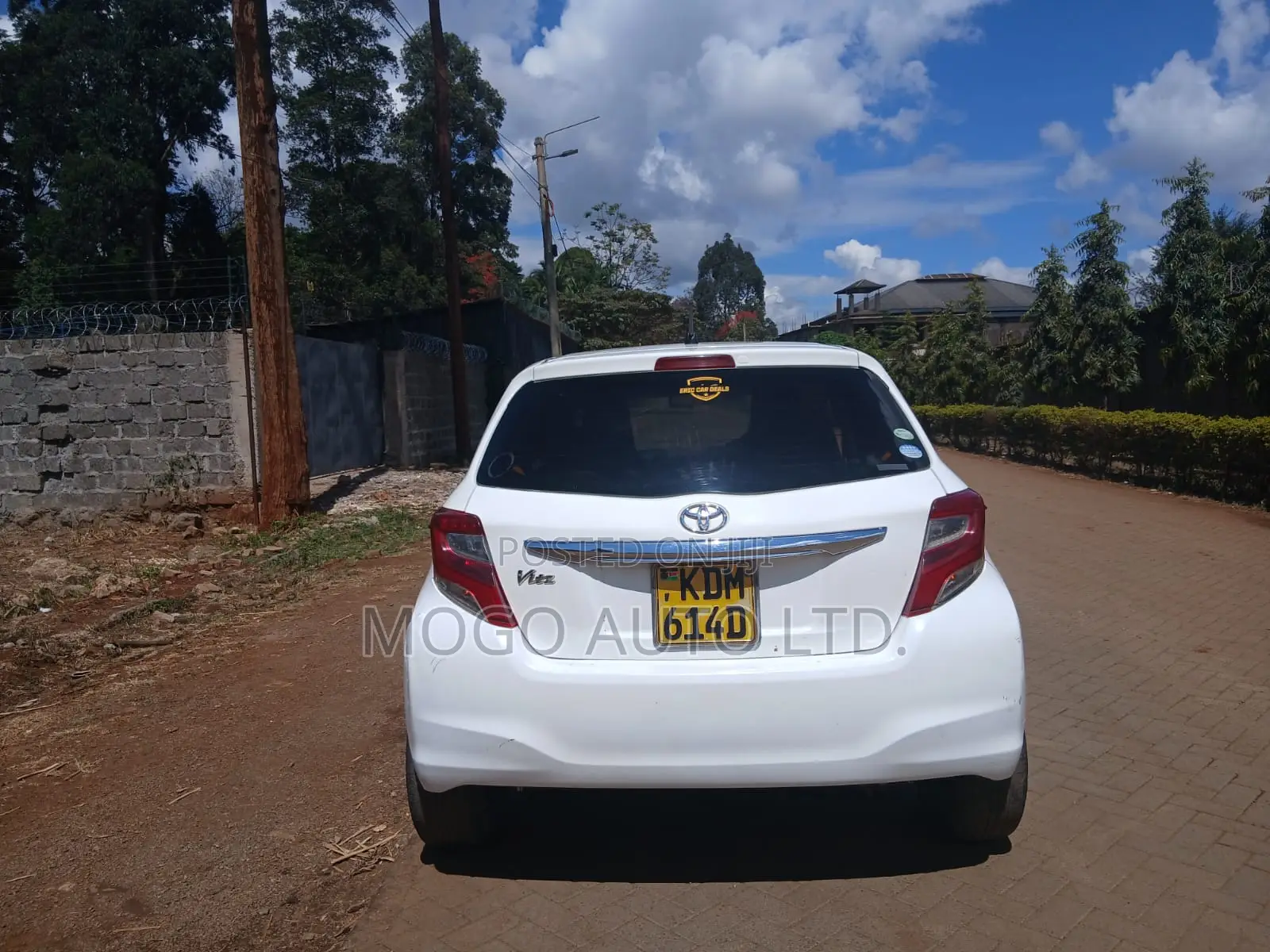 Toyota Vitz 2015 White