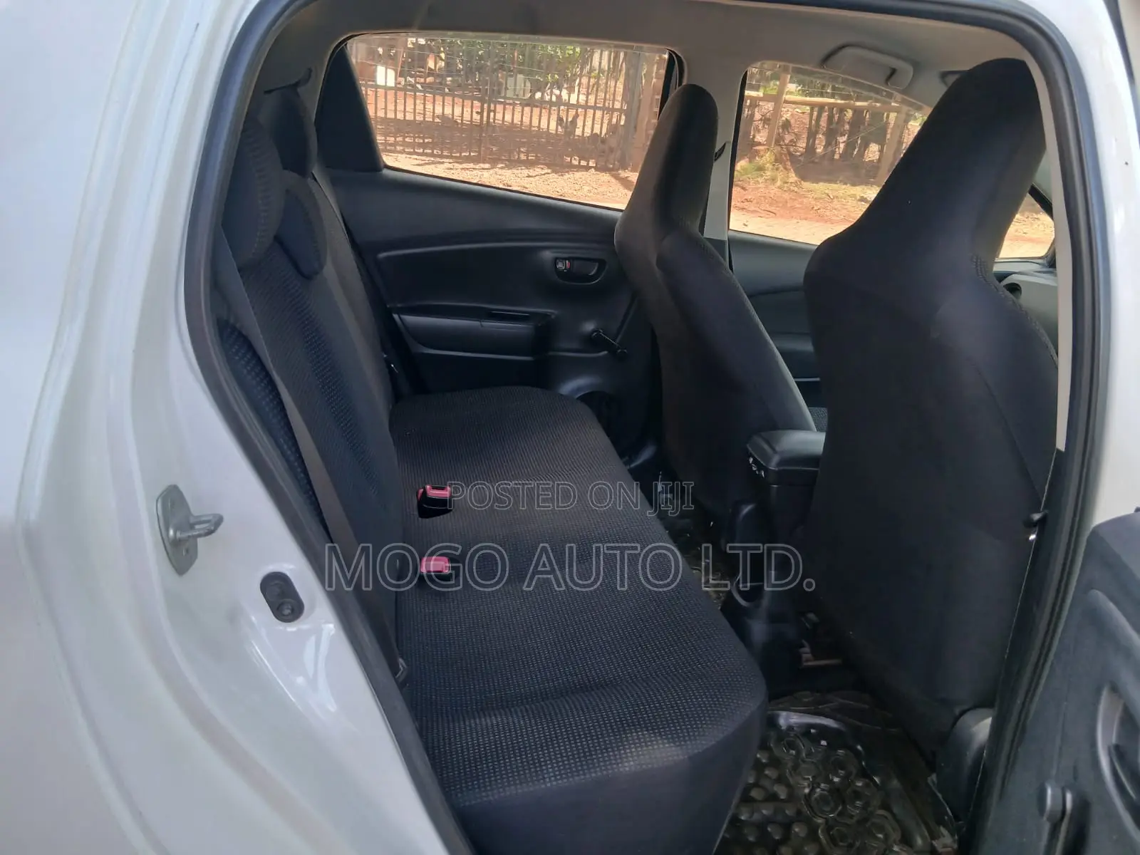 Toyota Vitz 2015 White