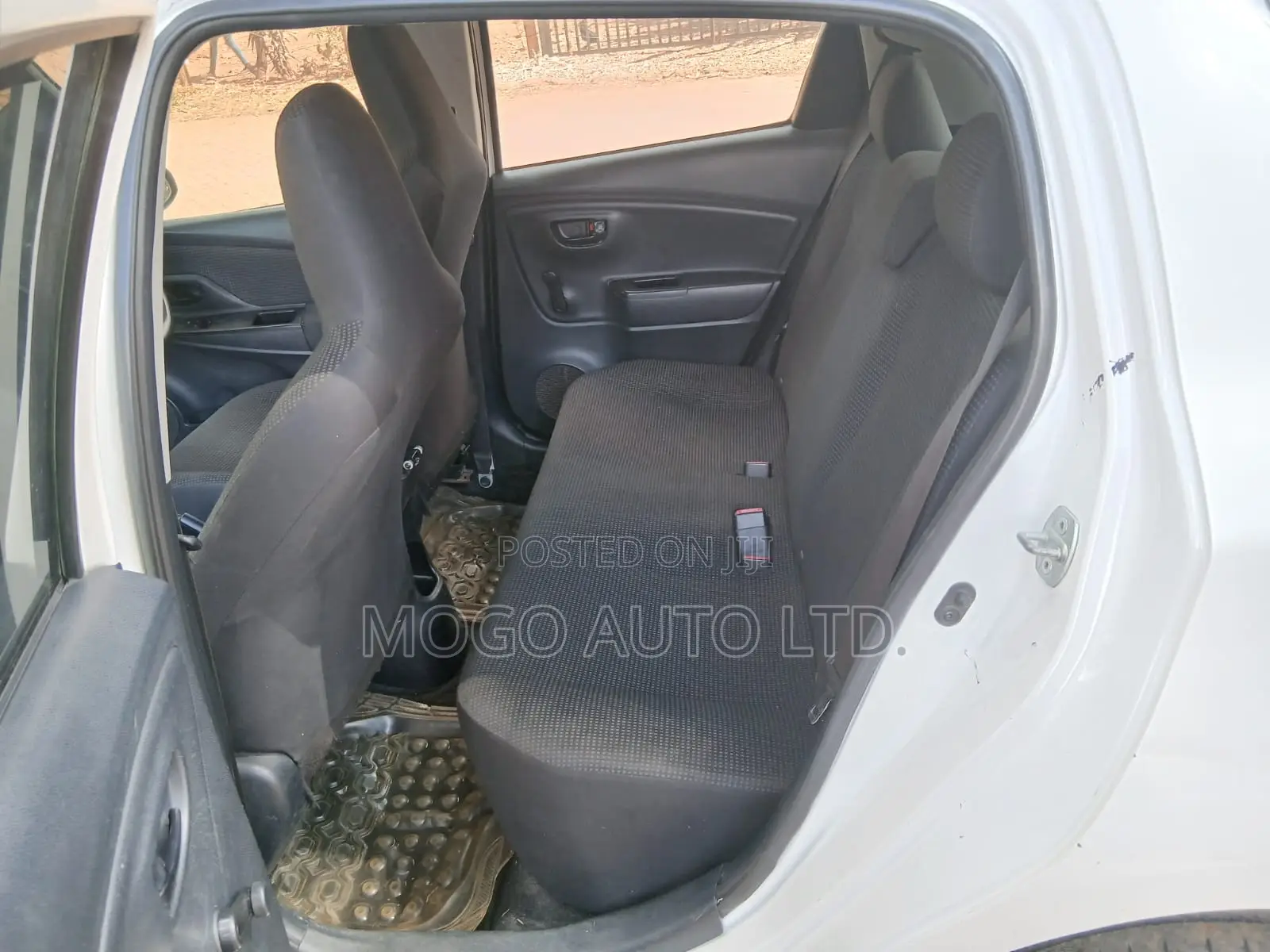 Toyota Vitz 2015 White
