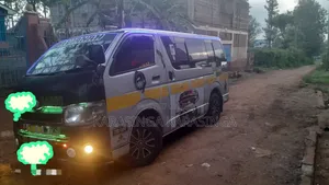 Toyota HiAce 2012 Silver