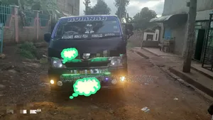 Toyota HiAce 2012 Silver