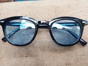 Sunglasses/Shades