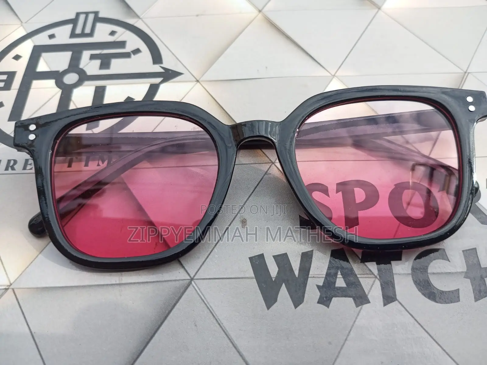 Sunglasses/Shades