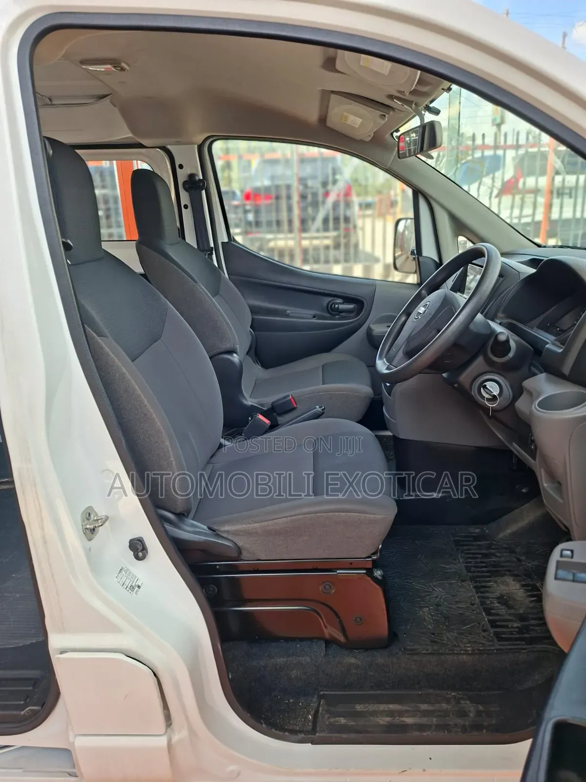 Nissan NV200 SV 2019 White