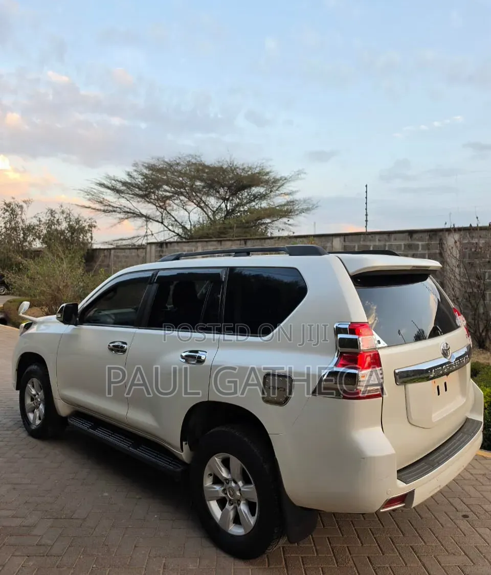 Toyota Land Cruiser Prado 2016 White
