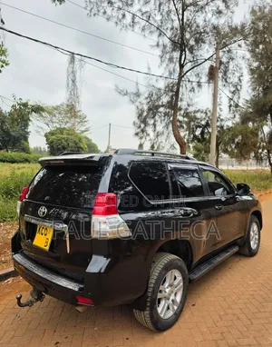 Toyota Land Cruiser Prado 2011 Black