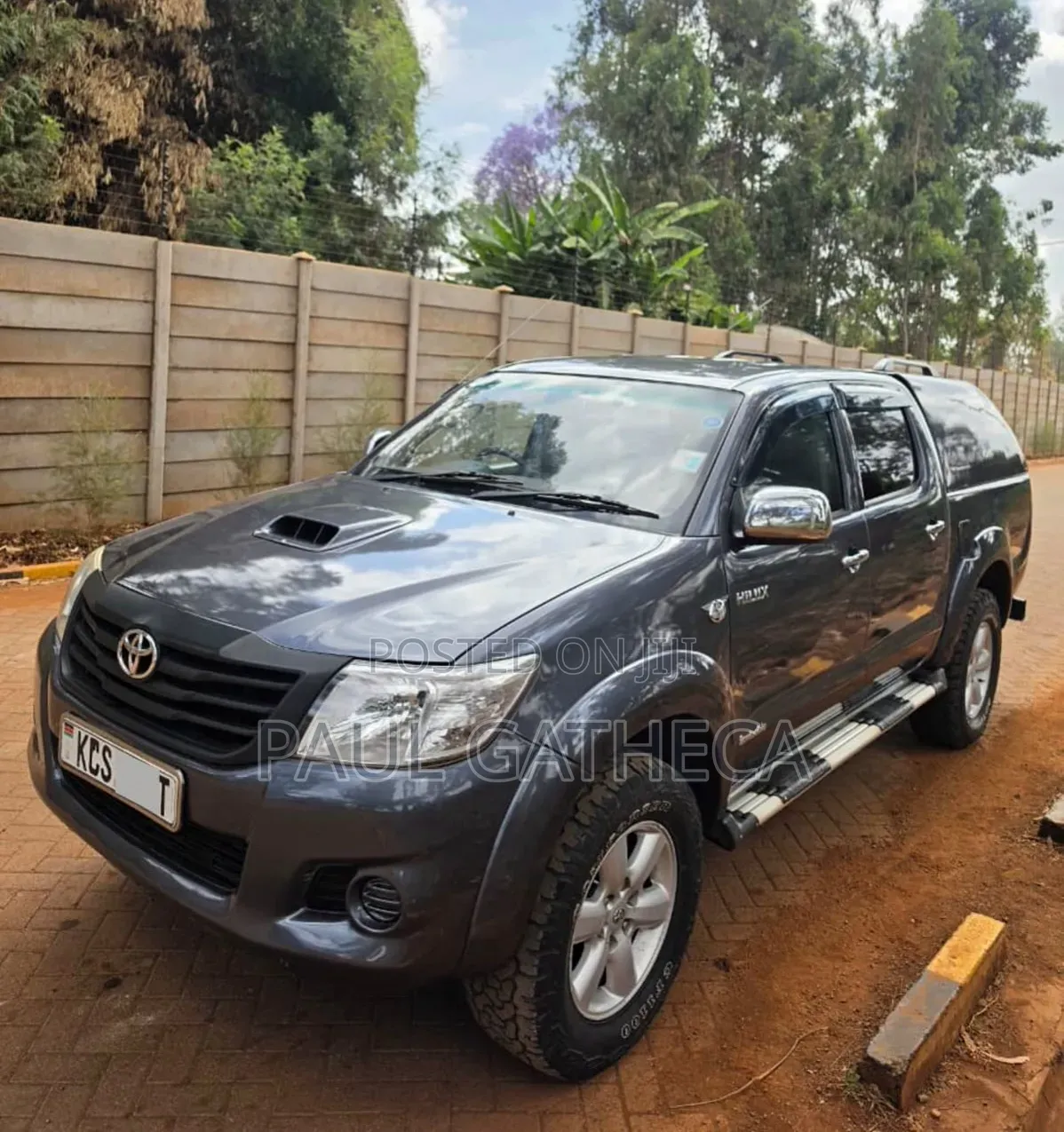 Toyota Hilux 2012 Gray
