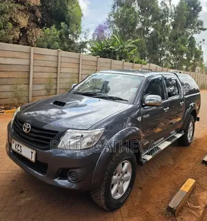 Toyota Hilux 2012 Gray