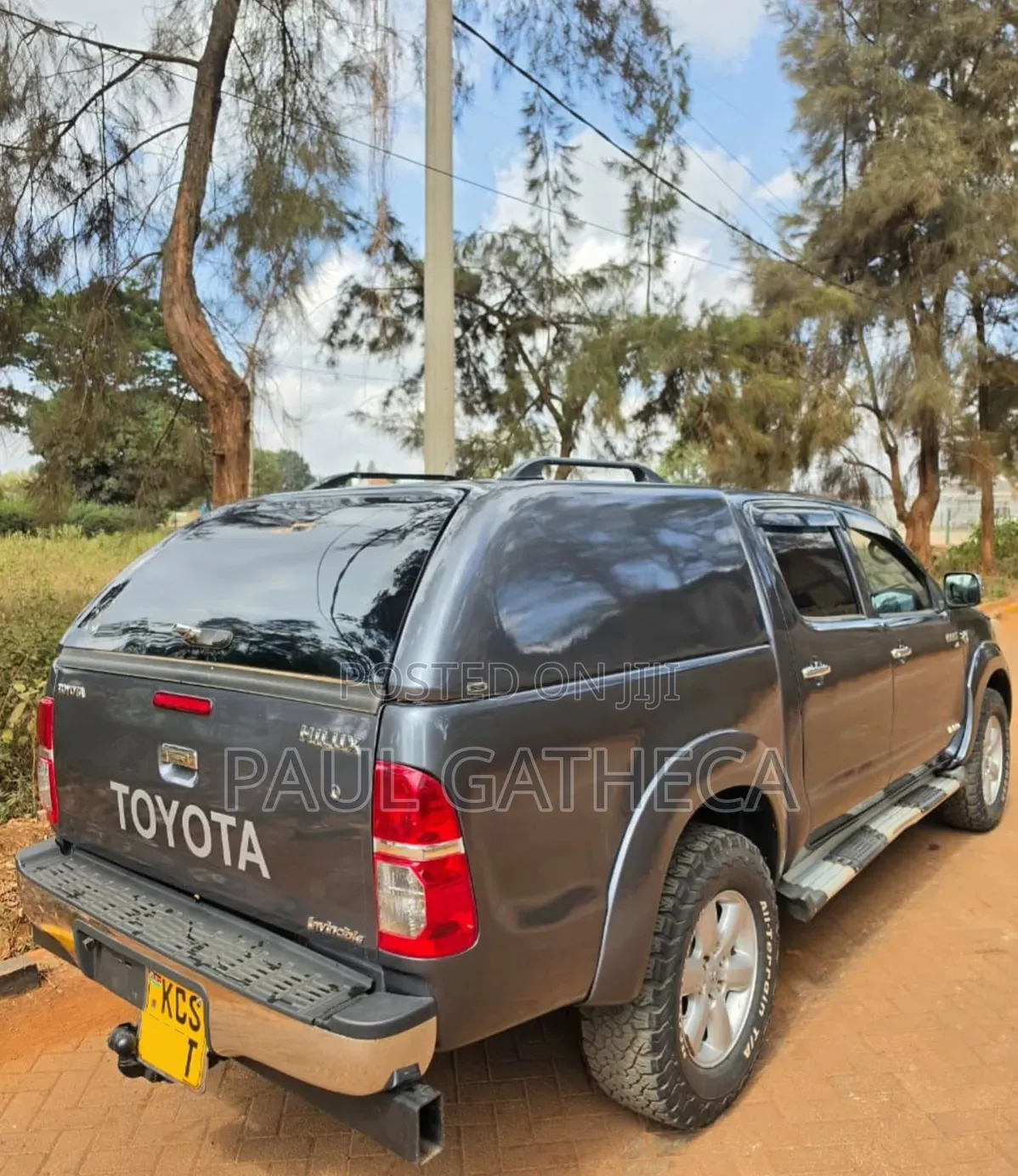 Toyota Hilux 2012 Gray