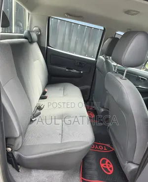 Toyota Hilux 2012 Gray