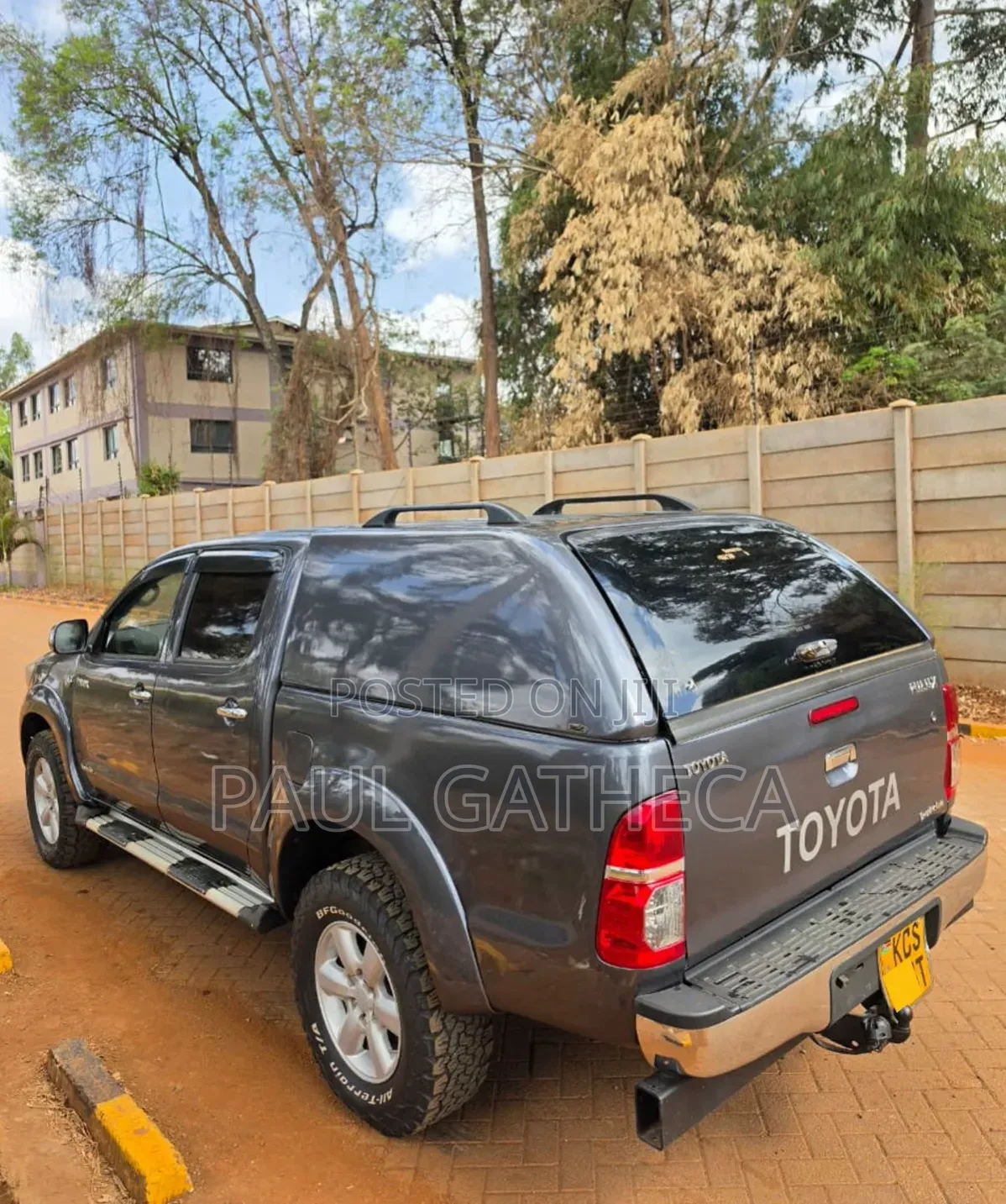 Toyota Hilux 2012 Gray